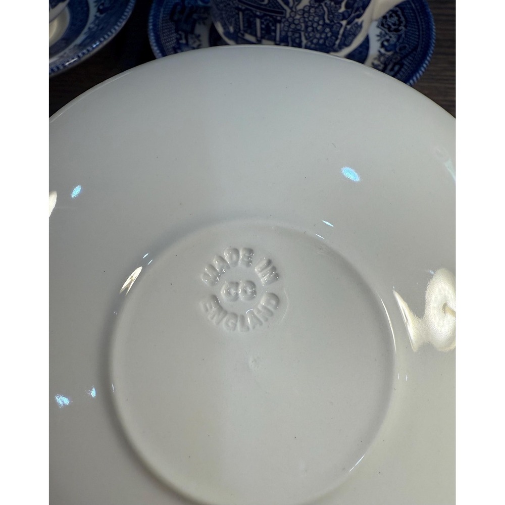 Vintage Churchill Blue Willow Teacup & Saucer Set - Made in England - Picture 9 of 11